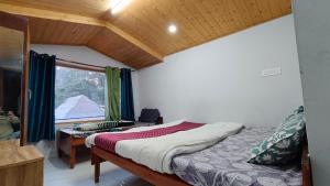 The Hostelers Homestay Shimla - Near ISBT, Bypass MC Parking and HPU
