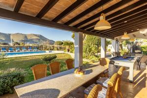 Villa Tomeu Seguinot by Sealand Villas