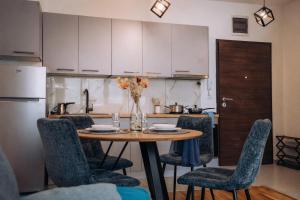 Luxury Lake Nearby Free Parking Pet Friendly APT