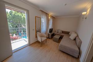 Moonshine Hotel Suites