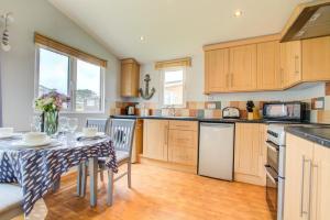 2 Bed in Padstow oc-p00551