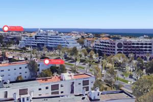 #002 Donalds Flat by Home Holidays