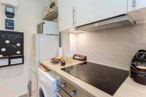 Panoramic Studio with Eiffel Tower View