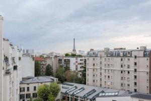 Panoramic Studio with Eiffel Tower View