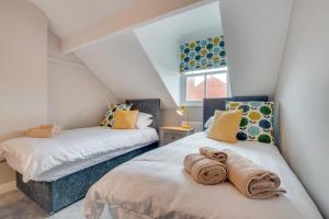 4 Bed in Whitby oc-w444