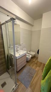 Stanza doppia bagno en suite metro M3