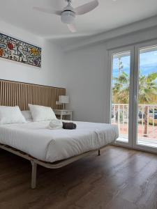 Moments from the sea and scenic coastal walks