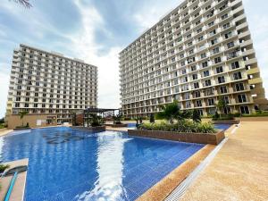 16th floor with Seaview resort-style apartment near Mactan airport