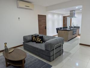 Bright, Modern & Spacious 1 Bedroom Apartment