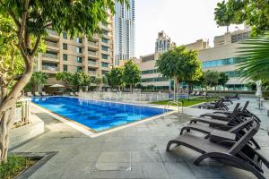 Luxury Downtown Escape Skyline & Fountain Views