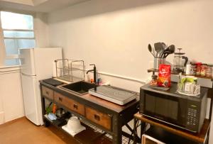 Easy Rodeo Access, HUGE 2BR, Walk to Restos & Bars