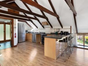 4 Bed in Hebron oc-y30097