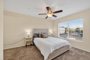 Modern 2BR Stay in Prime Location