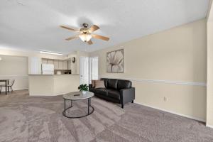 Modern 2BR Stay in Prime Location