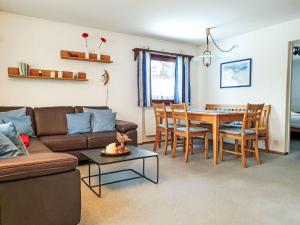 Apartment Chesa Arettas by Interhome