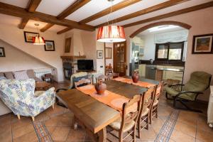 Catalunya Casas Peaceful Perfection , only 30km from Barcelona!