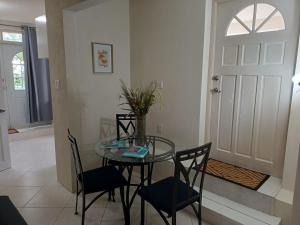 Cozy holiday flat near Crystal Cove beach