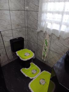 Casa com 2 quartos, piscina, área gourmet e garagem