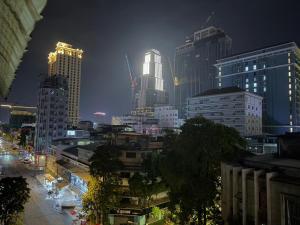 Fully Furnished Apartment near River Side & Central Market Available