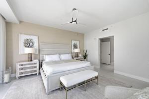 Luxury 2BR and Den condo at exclusive Amrit Resort