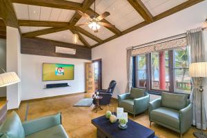 SaffronStays The Devrai by the Sea