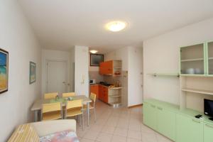 Bright apartment with sea view