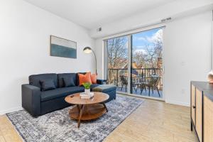 Cozy 2BR Retreat near Downtown