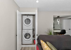2BR Suite Near YYC Airport and Downtown 4324 UP