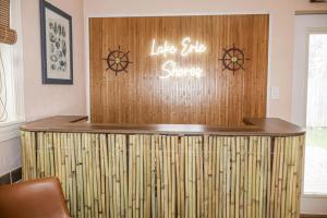 Hot Tub | King Bed | Relax | Winter Retreat