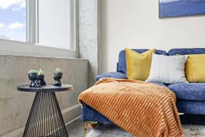 LUXE 1BR Condo with Downtown ATL view