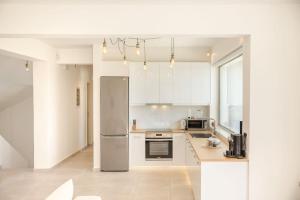 Athens Riviera Villa overlooking the Aegean sea