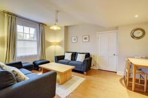 3 Bed in Woodbridge oc-sfdor