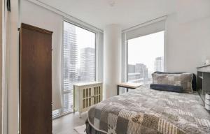 New Modern 3 Bedroom Condo in Downtown Toronto