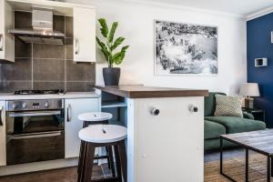 Superb 2BR 2Bath with parking