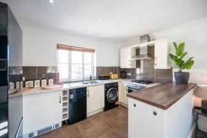 Superb 2BR 2Bath with parking