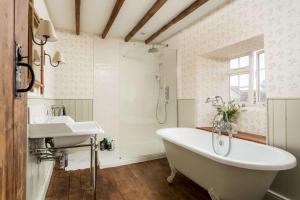 Host & Stay - Corner House