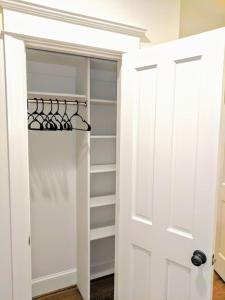 Large Modern Studio Apartment walk to White House