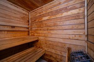 Phoenix VI 6803 condo