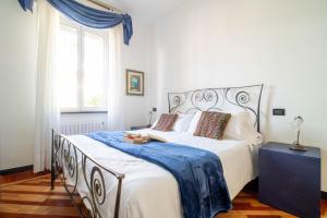 Laura Home