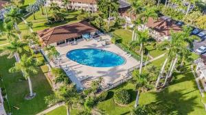 Island Getaway 2BDR 1BTHR Only Minutes from the Beach and Local Eats!