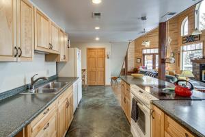 4-Season Recreation Secluded Pike River Cabin