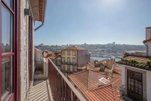 Liiiving in Porto - Ribeira Vintage View