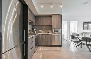 New Modern 3 Bedroom Condo in Downtown Toronto