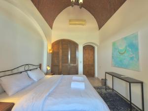 Lagoon view 1-bedroom apartment in West Golf El Gouna