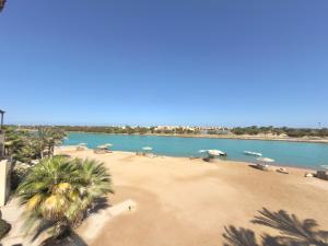 Lagoon view 1-bedroom apartment in West Golf El Gouna