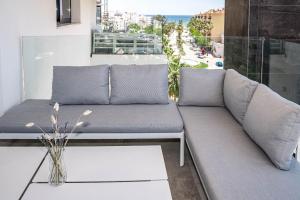 INF4.5P- modern 3 bed city apartment next to beach