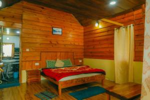 Stone Age Huts and Hostel