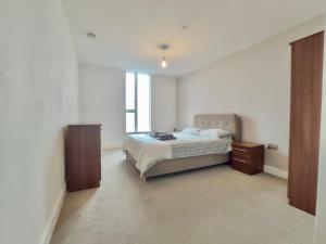 2 Bedroom Flat Near Oxford Road in City Centre