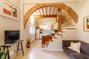 GuestHost - Porta Romana Lovely Apartments with Parking