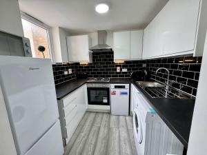 Riverview Stunning Apartment 3Bedroom 2Bathroom, Parking